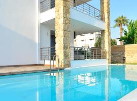 Luxury Suite With Pool 'by DiCar Properties', hotel in Patra