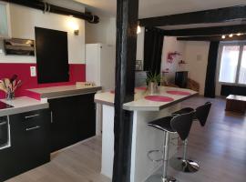 Superbe maison de village, holiday home in Sourribes
