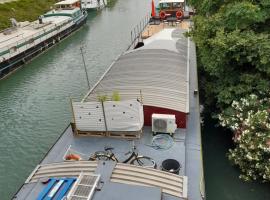 Péniche Chopine, B&B/chambre d'hôtes à Beaucaire