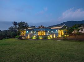 SaffronStays Aatman, Mahabaleshwar - luxury estate with al-fresco dining amidst nature, εξοχική κατοικία σε Mahabaleshwar