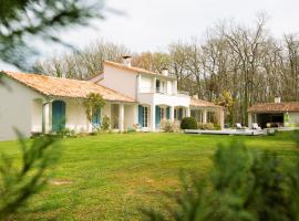 Chambre d'Hôtes La Courbe, lacný hotel v destinácii Lugan