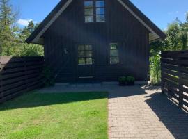 Hytten – dom przy plaży w mieście Ålbæk