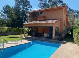 Casa con encanto en Gondomar con piscina, ваканционно жилище в Гондомар