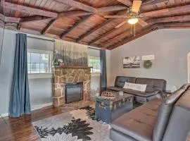 11 Mi to Dtwn Branson Cottage in Rockaway Beach!