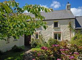 2 Yr Hen Felin, hotel in Pembrokeshire
