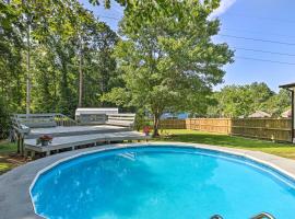 Modern Lexington Retreat with Backyard and Pool!, hotel with parking in Lexington