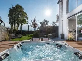 Merangardenvilla adults only