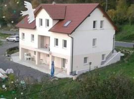 Sobe pri Roži, habitación en casa particular en Postojna