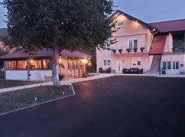 Guesthouse Marko, hotel in Vrhovine