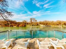 Luxury Lakeside Stunner