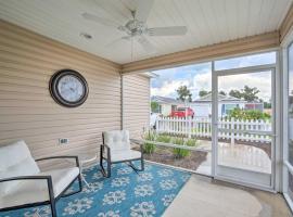 Sun-Soaked Retreat in The Villages with Grill!, hotel with parking in The Villages