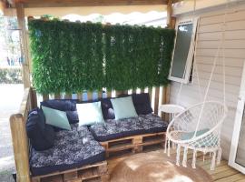 Charmant Mobil-home climatisé dans camping 4*
