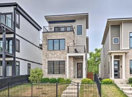 Modern Indianapolis Home with Skyline Views, hotel em Indianápolis