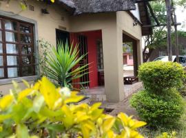 Ntshe River Lodge, hotell i Francistown