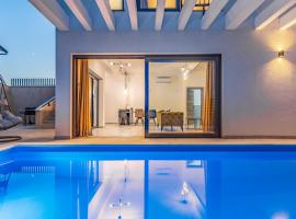 Villa RougeMarin - Marin with private pool, hotel v Medulinu