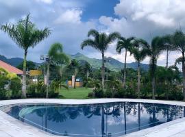 3 Peaks Resort & Boutique Hotel, pet-friendly hotel in Lipa