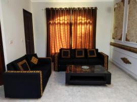 Furnished Private Ground Floor - Pasha House, homestay in Lahore