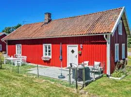 2 Bedroom Gorgeous Home In Åsa