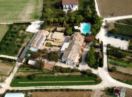 Agriturismo Il Casale: Morrovalle'de bir ucuz otel