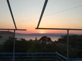 Παραθαλάσσιο Διαμέρισμα 2 στο Ακρογιάλι Αβίας