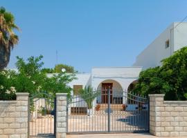 Villa 20 m.dal mare, hotel v destinaci Torre Vado