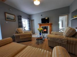 Conneelys Cottage, Connemara, Clifden, H71Y096, hotell i Clifden