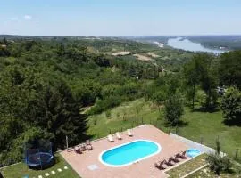 Banda Pool ,Danube View, Fruška Gora