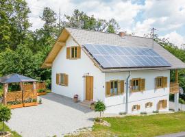Ferienhaus Am Eisenberg, khách sạn sang trọng ở Eisenberg an der Pinka