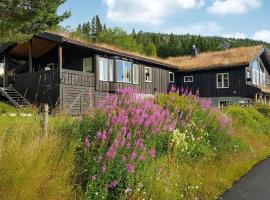 Cozy Home In Rysstad With House Sea View, ski resort sa Rysstad