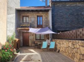 CASA RURAL EL TOLEO, hotel in Hoyos del Espino