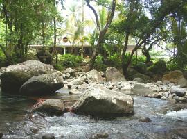 Citrus Creek Plantation, glamping site in La Plaine