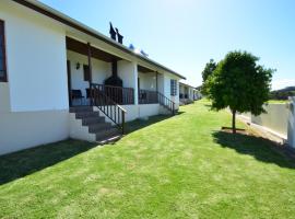 D'Aria Guest Cottages, hotel in Durbanville