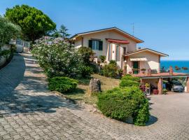 Nice Home In Belsito With Wifi, villa a Montepagano