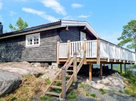 Amazing Home In Lyngdal With 1 Bedrooms, feriebolig i Lyngdal