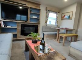 3 Bedroom Luxury Caravan - Workers & Vans Not Allowed, מלון זול בPort Seton