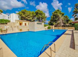 Magdalena - holiday bungalow with pool in Teulada, hotel en Teulada