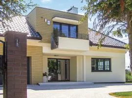 Nice Apartment In Grzybowo With Wifi