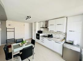 Denis Apartament، فندق في توردا