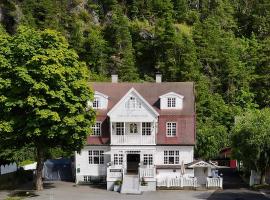 Valldal Fjord Lodge B&B, hotel met parkeren in Valldal