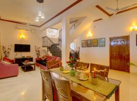 Ludo Private Pool Villa, WiFi-Caretaker-Parking, North Goa، فندق في باغا