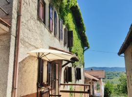 Borgo Francia، فندق مع موقف سيارات في Cremolino