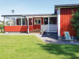 Amazing Home In Sffle With Kitchen, loma-asunto Säfflessä