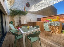 Charentaise 6-8 personnes avec piscine, hotel barato en Tonnay-Charente