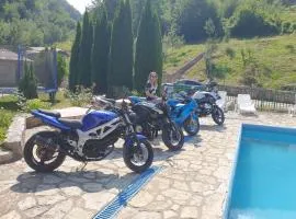 Etno Selo VRELO & Camping