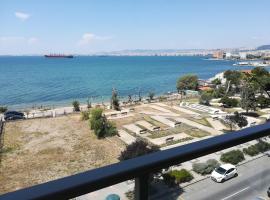 the cruiseflat free parking & in front of the beach, hotel near Nautical Club of Thessaloniki, Thessaloniki