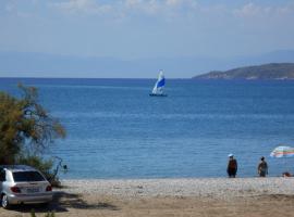 Blue Beach, smještaj uz plažu u gradu 'Porto Heli'