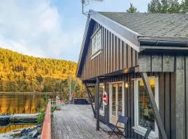 Nice Home In Lysøysundet With Kitchen