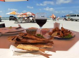 Casa com piscina a 500m da praia