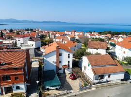 Apartments with a parking space Zadar - Diklo, Zadar - 6453, hotel v Diklo