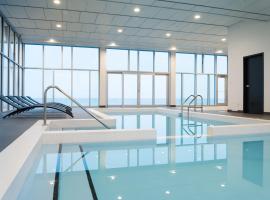 Riotel Matane, hotel with pools in Matane